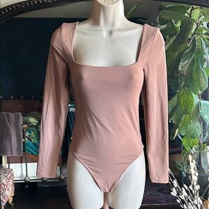 Babaton square neck nude bodysuit. S